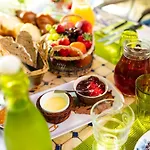 Le Portel Des Arnaud D'hotes Bed & Breakfast 3*