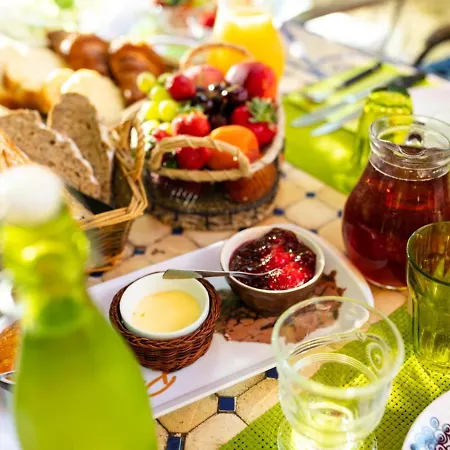 Le Portel Des Arnaud D'hotes Bed & Breakfast 3*
